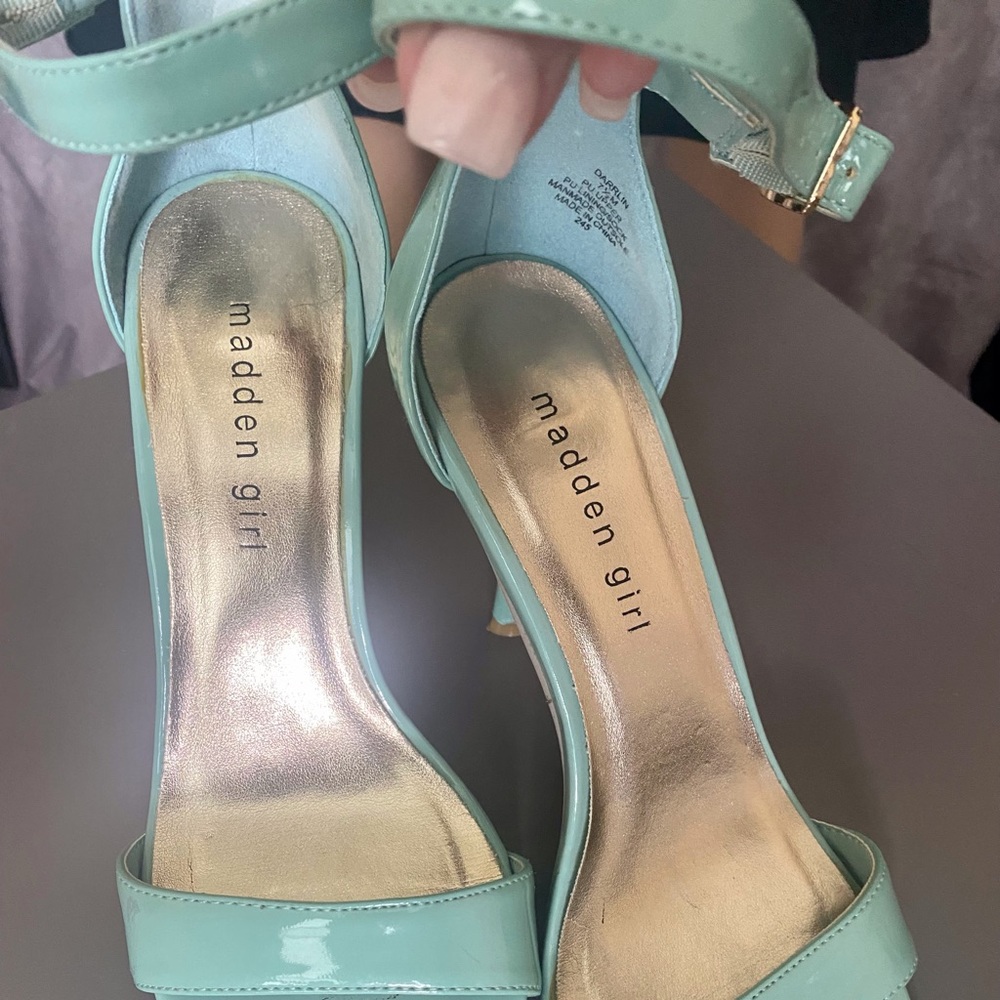 Steve Madden/Madden Girl Mint Darrlin Pump-Heels - Picture 5 of 6